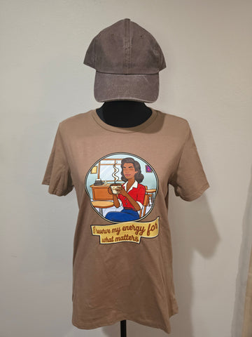 Alani Luxury "Reserve My Energy" Graphic T-Shirt & Taupe Hat Combo